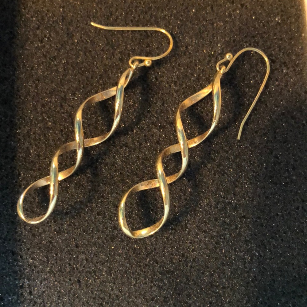 Lia Sophia earrings “Twizzler” In original box